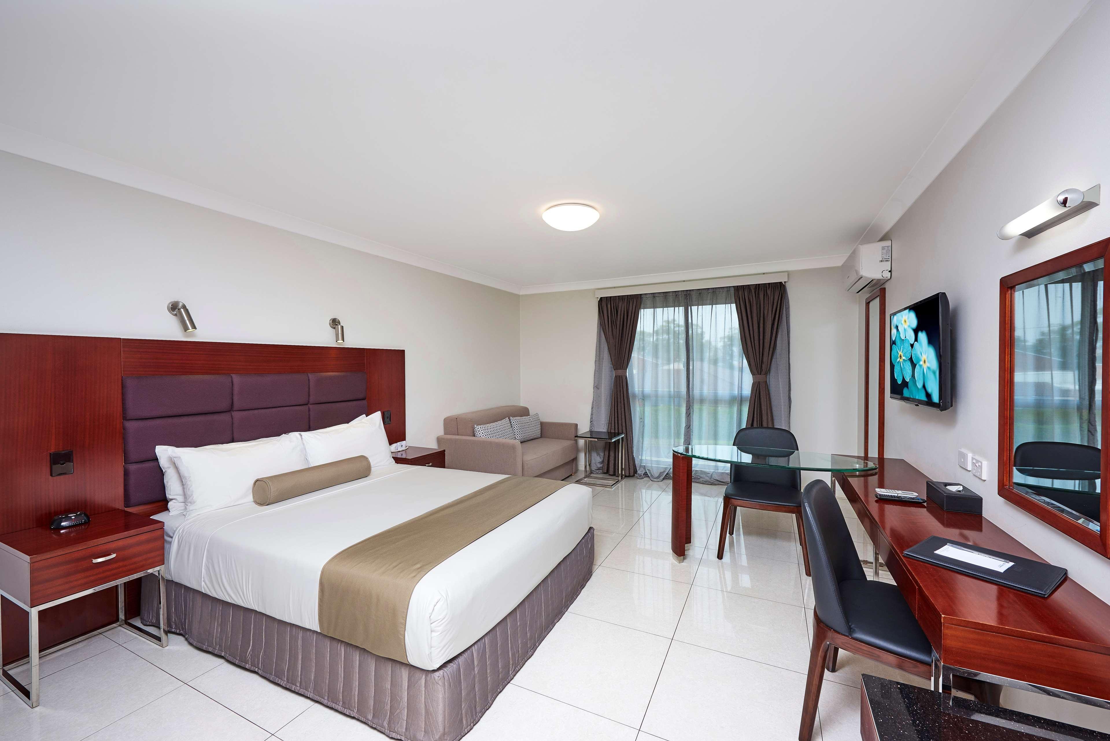 Best Western Casula Motor Inn Exterior photo
