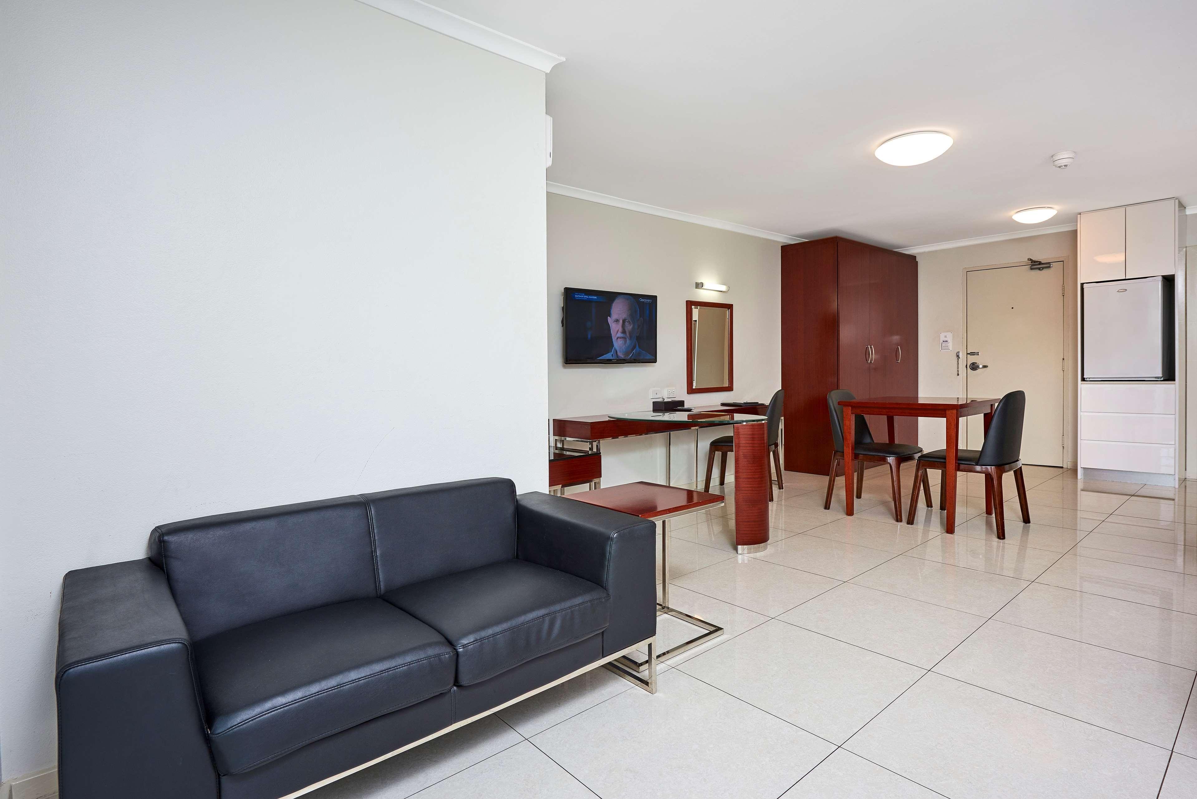 Best Western Casula Motor Inn Exterior photo