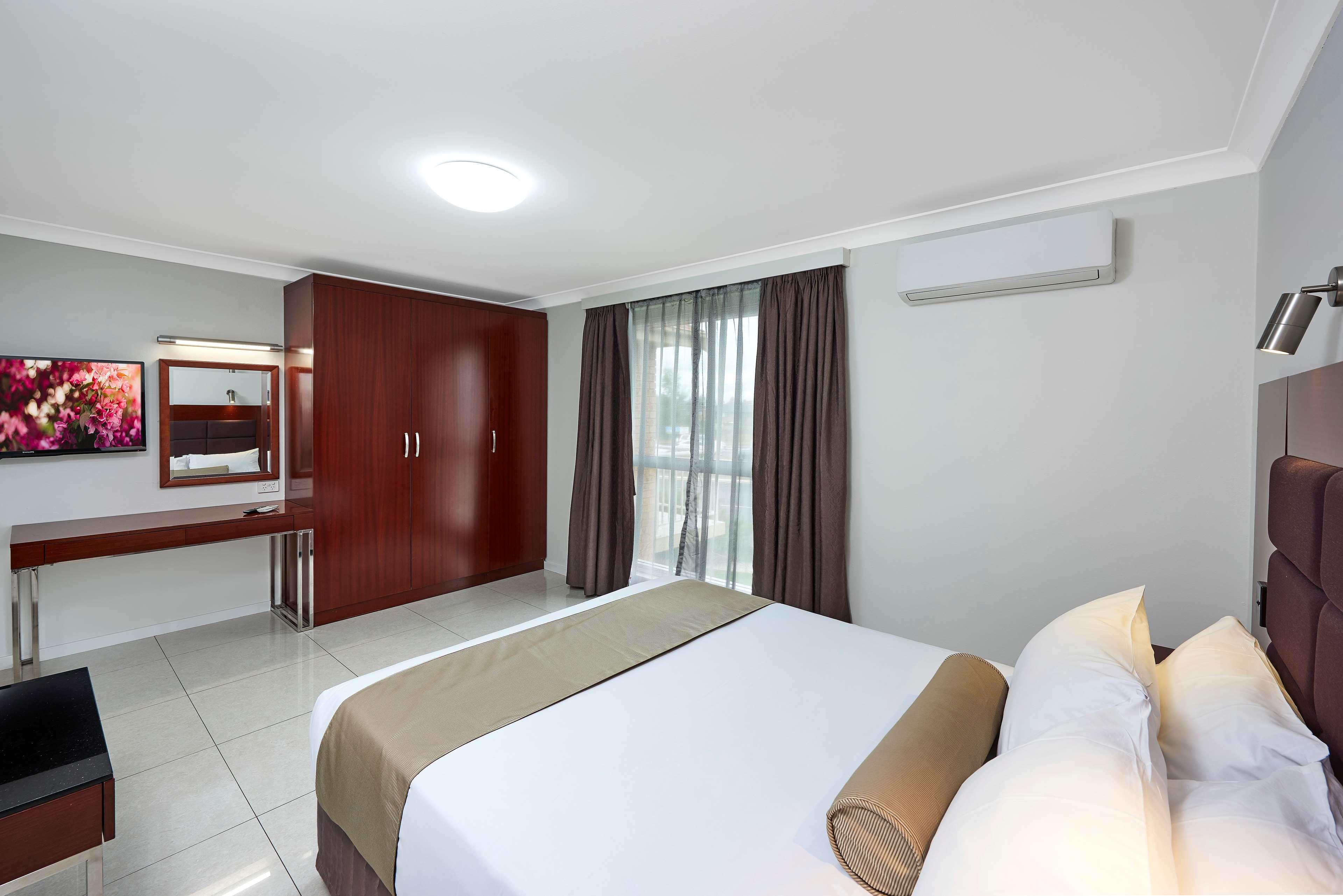 Best Western Casula Motor Inn Exterior photo
