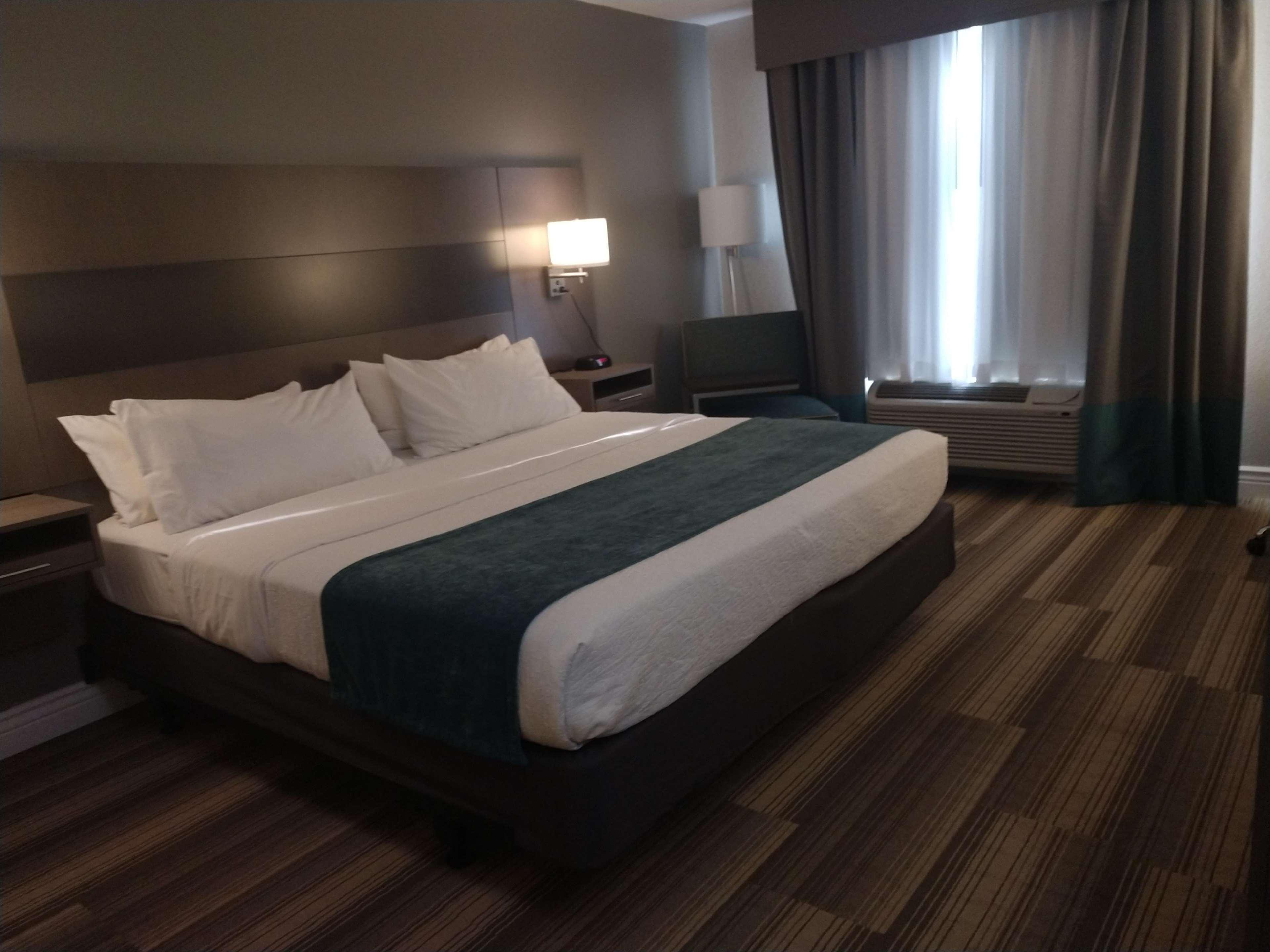 Best Western Casula Motor Inn Exterior photo