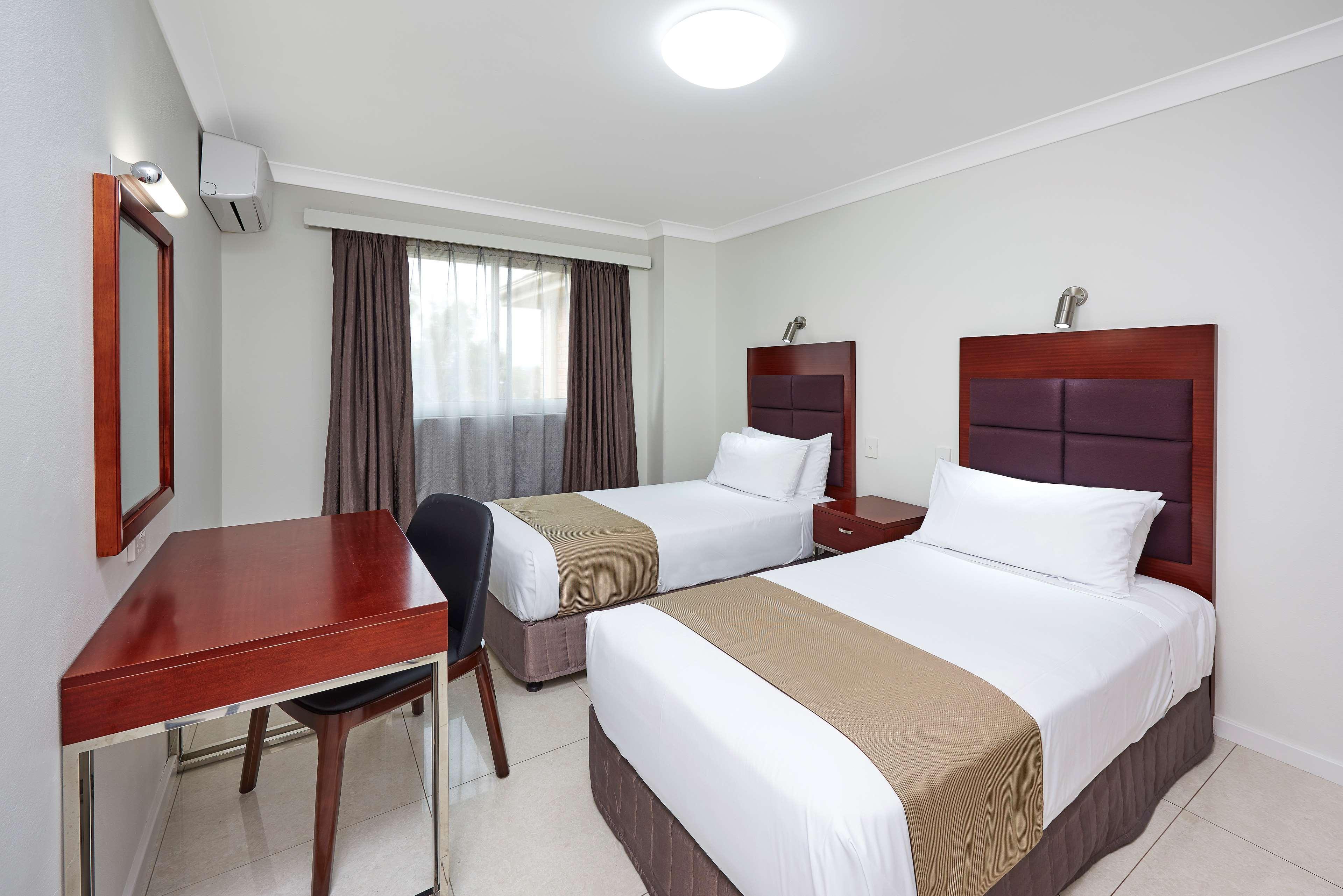 Best Western Casula Motor Inn Exterior photo