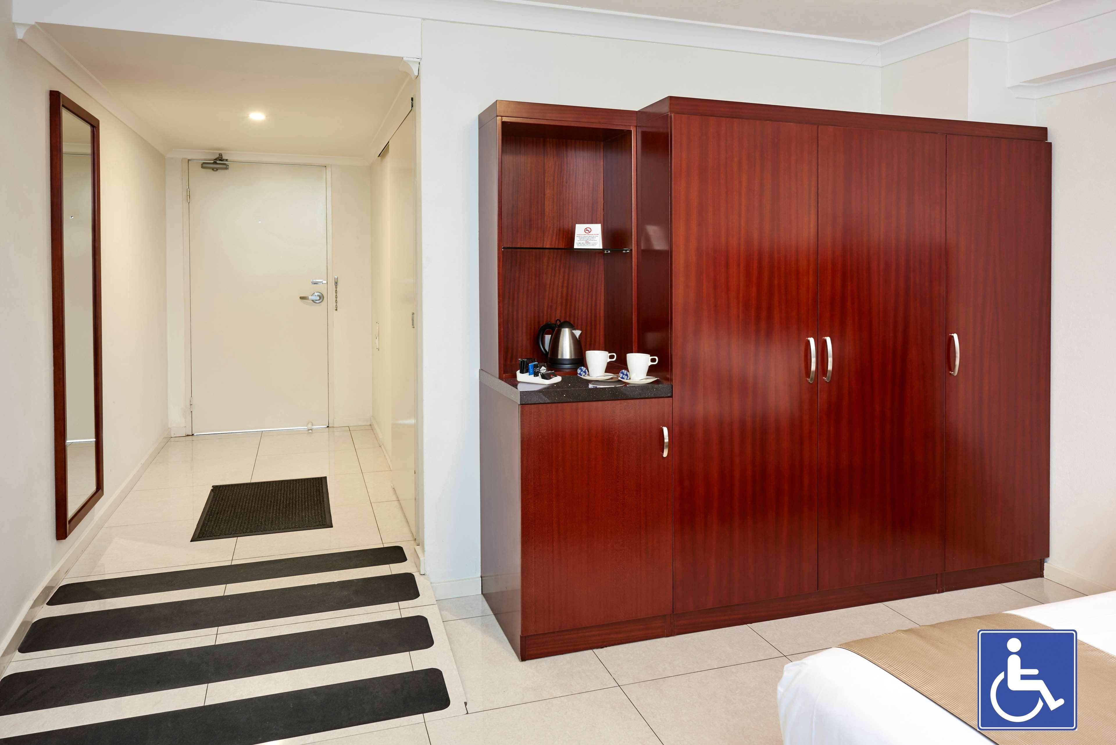 Best Western Casula Motor Inn Exterior photo