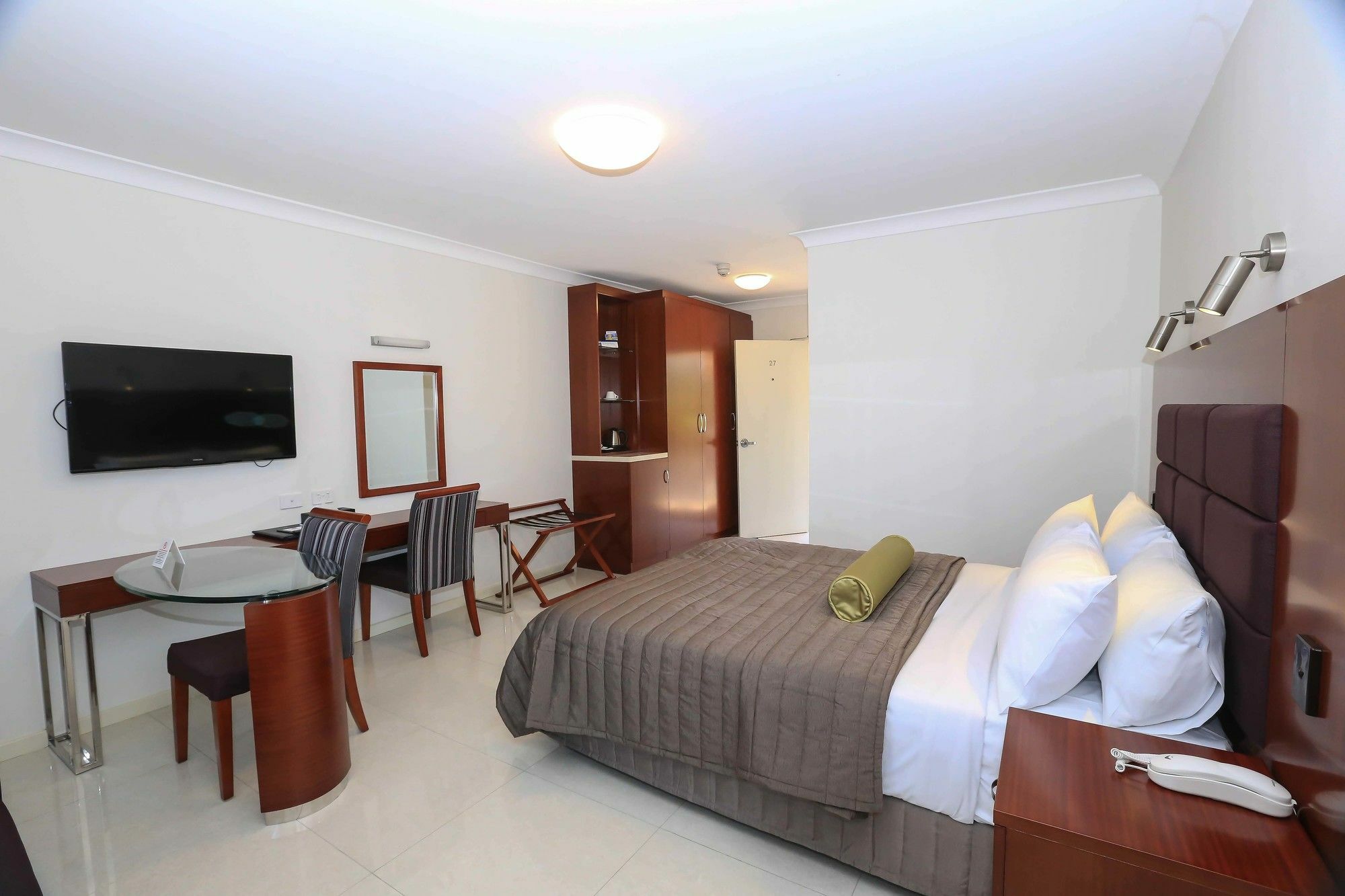 Best Western Casula Motor Inn Exterior photo