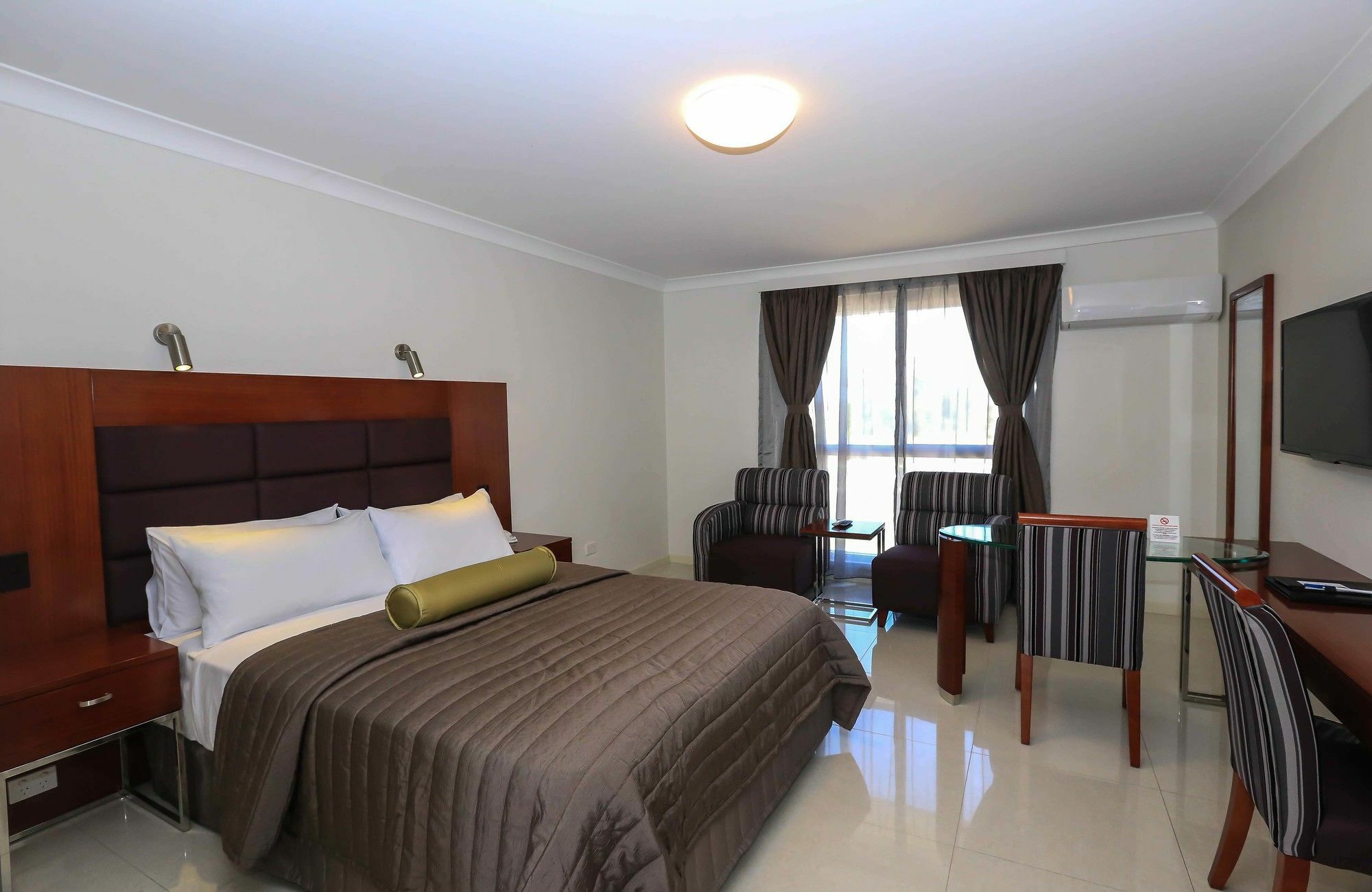 Best Western Casula Motor Inn Exterior photo
